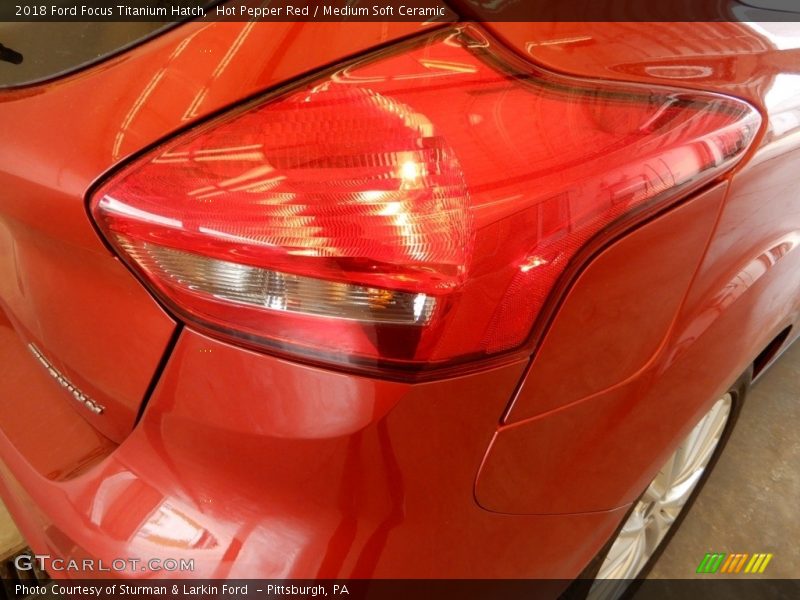 Hot Pepper Red / Medium Soft Ceramic 2018 Ford Focus Titanium Hatch