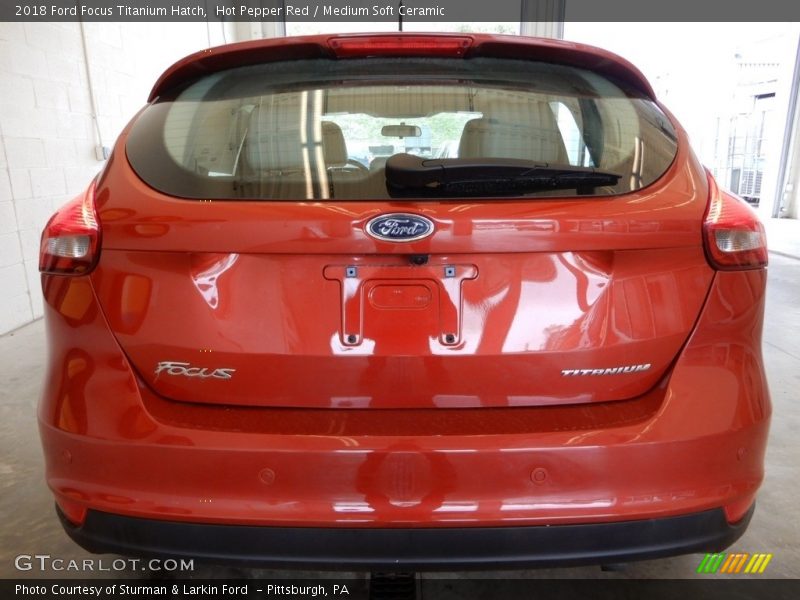Hot Pepper Red / Medium Soft Ceramic 2018 Ford Focus Titanium Hatch