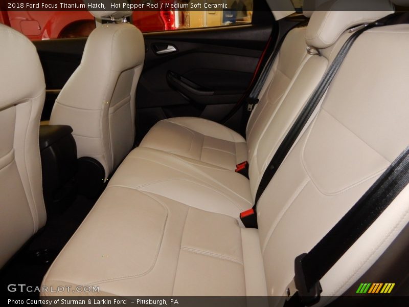 Hot Pepper Red / Medium Soft Ceramic 2018 Ford Focus Titanium Hatch