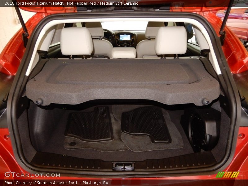 Hot Pepper Red / Medium Soft Ceramic 2018 Ford Focus Titanium Hatch