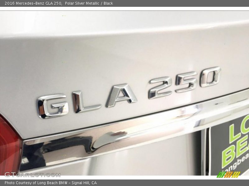 Polar Silver Metallic / Black 2016 Mercedes-Benz GLA 250