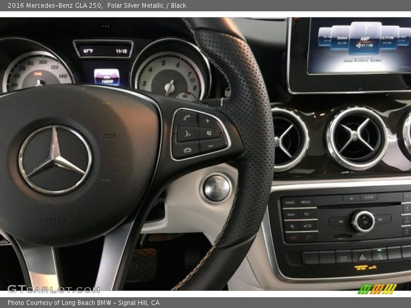 Polar Silver Metallic / Black 2016 Mercedes-Benz GLA 250