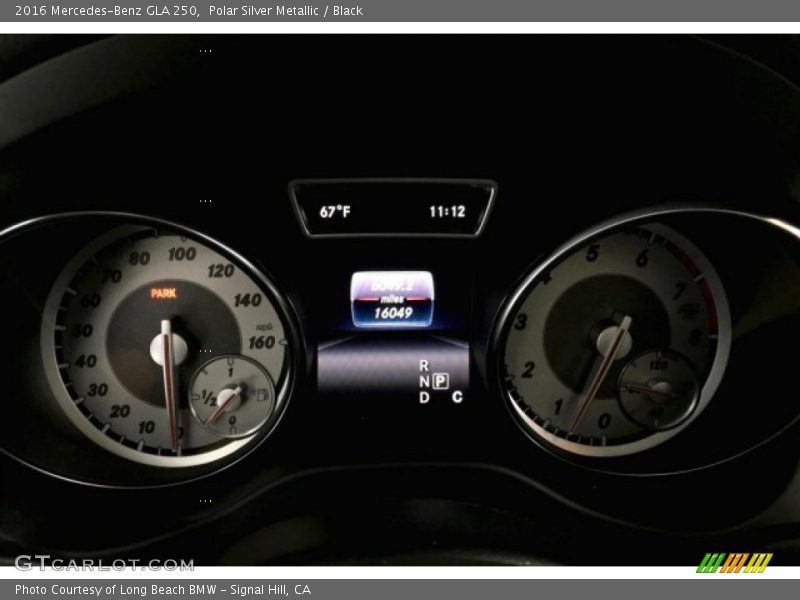 Polar Silver Metallic / Black 2016 Mercedes-Benz GLA 250