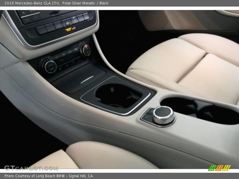 Polar Silver Metallic / Black 2016 Mercedes-Benz GLA 250