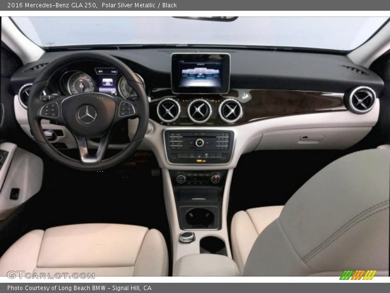 Polar Silver Metallic / Black 2016 Mercedes-Benz GLA 250