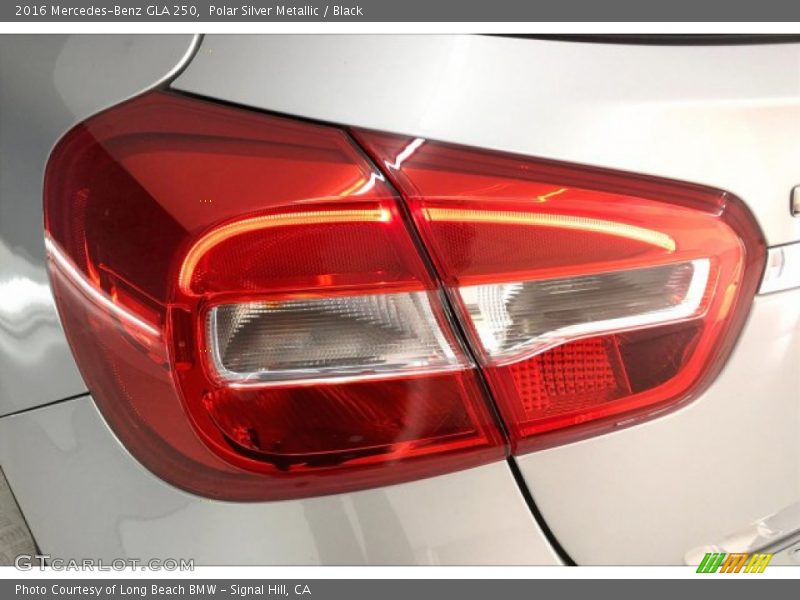 Polar Silver Metallic / Black 2016 Mercedes-Benz GLA 250