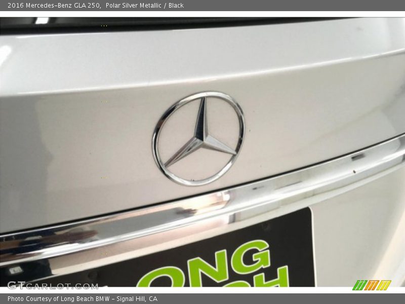 Polar Silver Metallic / Black 2016 Mercedes-Benz GLA 250