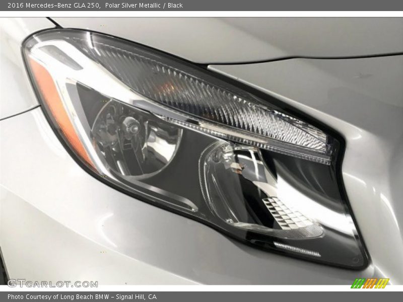 Polar Silver Metallic / Black 2016 Mercedes-Benz GLA 250