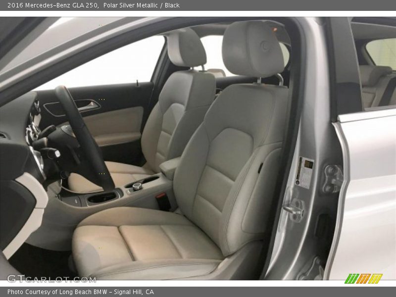 Polar Silver Metallic / Black 2016 Mercedes-Benz GLA 250