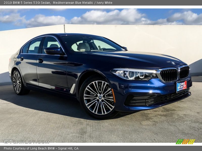 Front 3/4 View of 2019 5 Series 530i Sedan