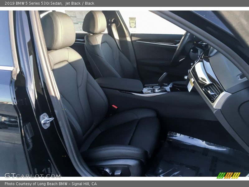 Jet Black / Black 2019 BMW 5 Series 530i Sedan