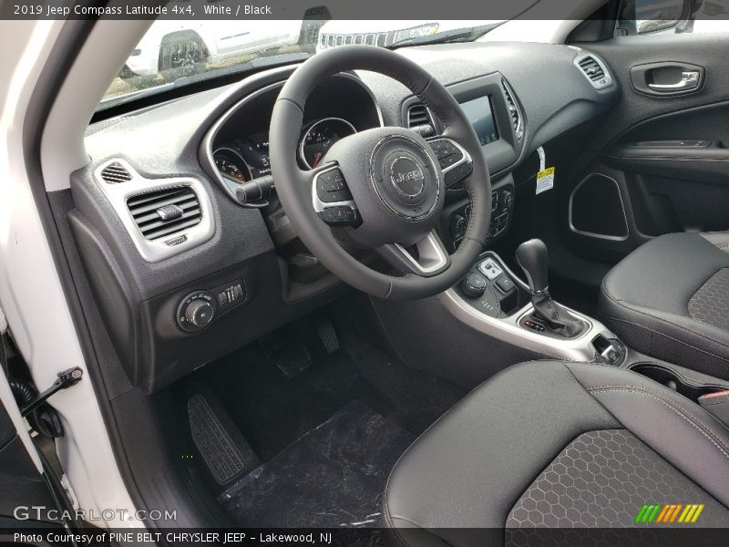 White / Black 2019 Jeep Compass Latitude 4x4