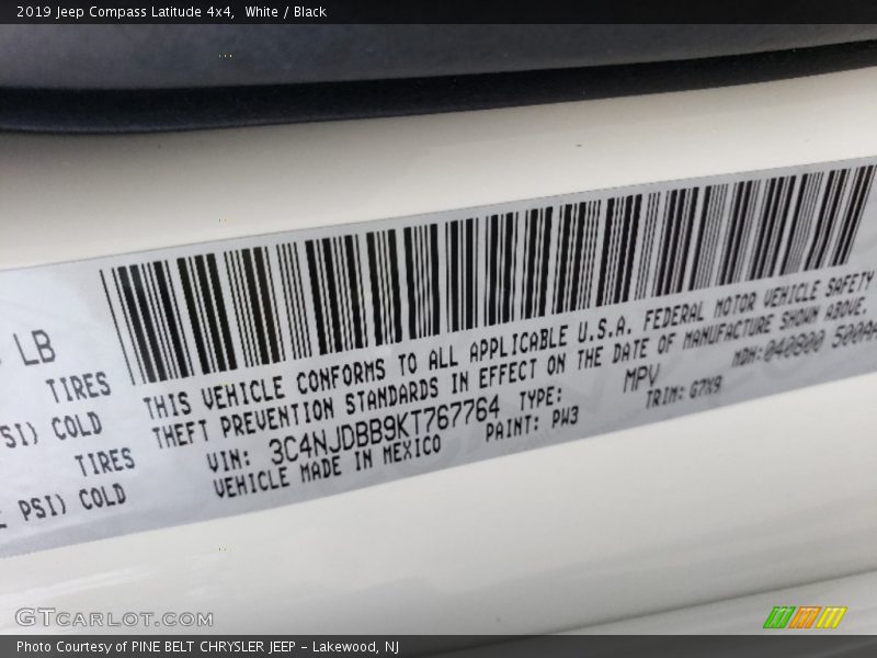 White / Black 2019 Jeep Compass Latitude 4x4