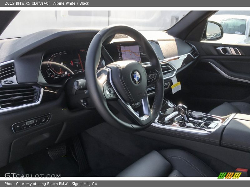 Alpine White / Black 2019 BMW X5 xDrive40i
