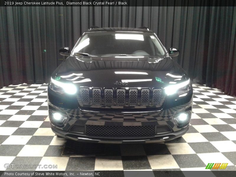 Diamond Black Crystal Pearl / Black 2019 Jeep Cherokee Latitude Plus
