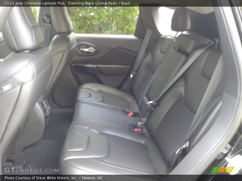Diamond Black Crystal Pearl / Black 2019 Jeep Cherokee Latitude Plus