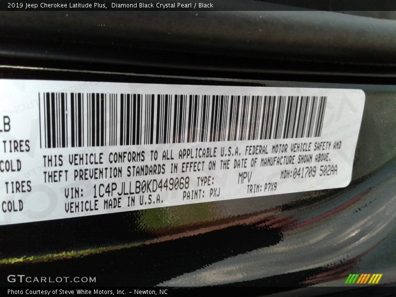 Diamond Black Crystal Pearl / Black 2019 Jeep Cherokee Latitude Plus