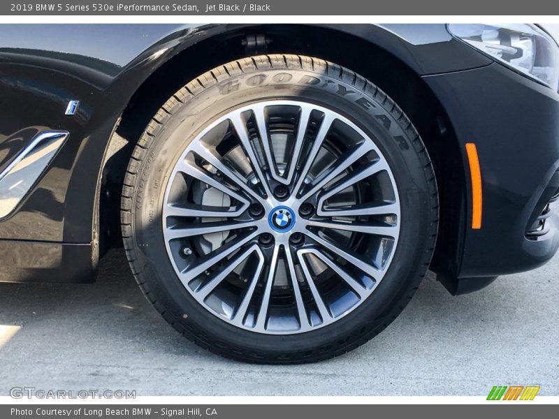 Jet Black / Black 2019 BMW 5 Series 530e iPerformance Sedan
