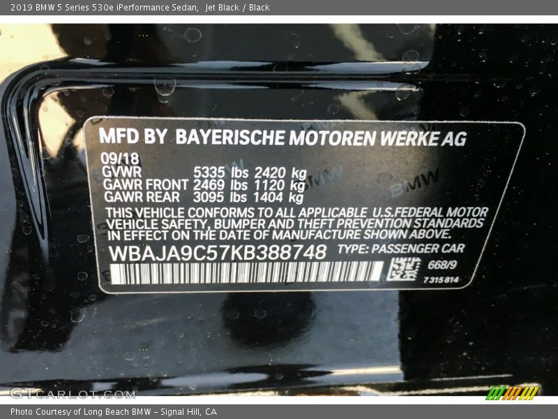 Jet Black / Black 2019 BMW 5 Series 530e iPerformance Sedan