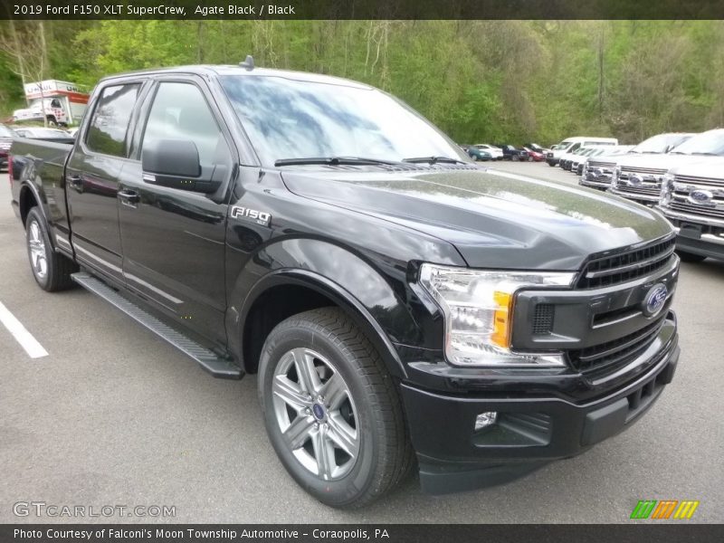Front 3/4 View of 2019 F150 XLT SuperCrew