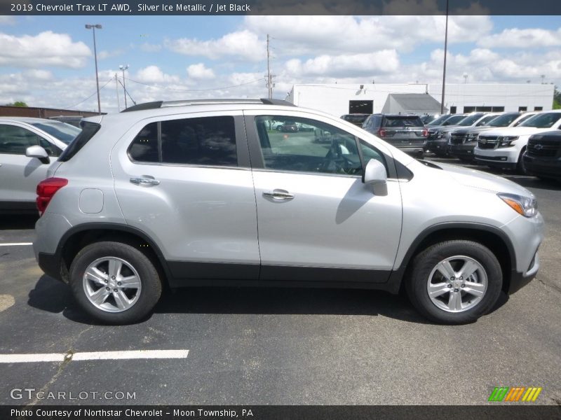 Silver Ice Metallic / Jet Black 2019 Chevrolet Trax LT AWD