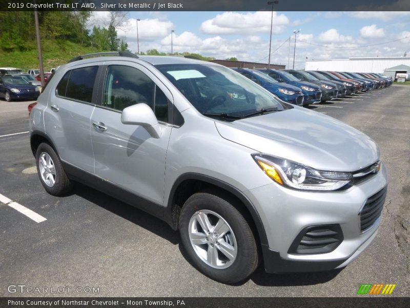 Silver Ice Metallic / Jet Black 2019 Chevrolet Trax LT AWD