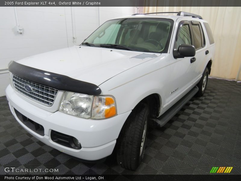 Oxford White / Graphite 2005 Ford Explorer XLT 4x4