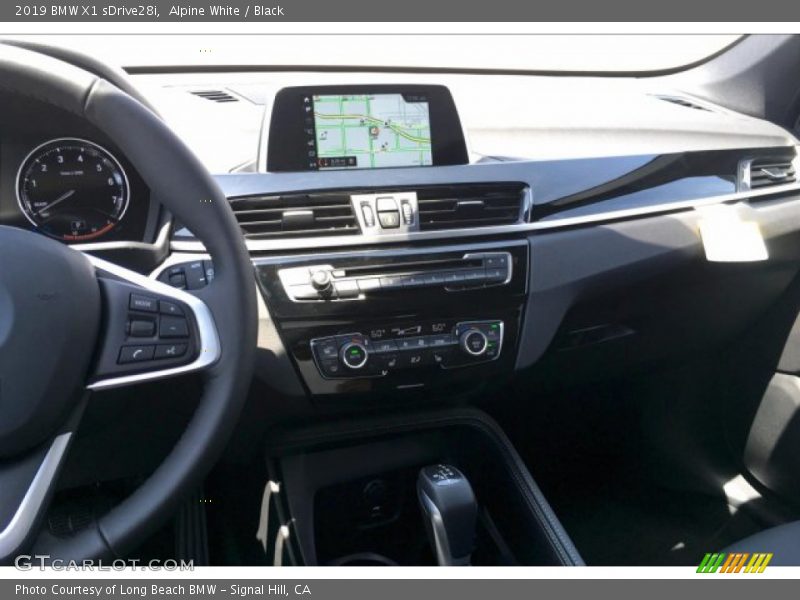 Alpine White / Black 2019 BMW X1 sDrive28i