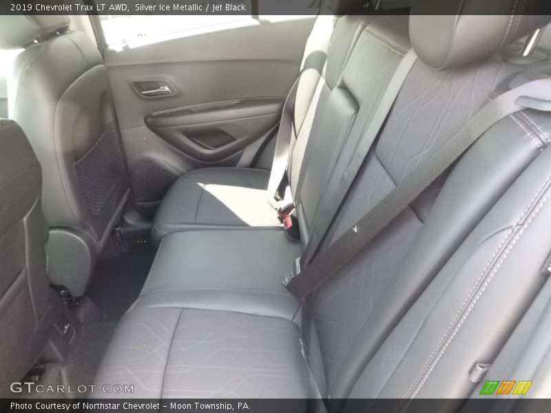 Silver Ice Metallic / Jet Black 2019 Chevrolet Trax LT AWD