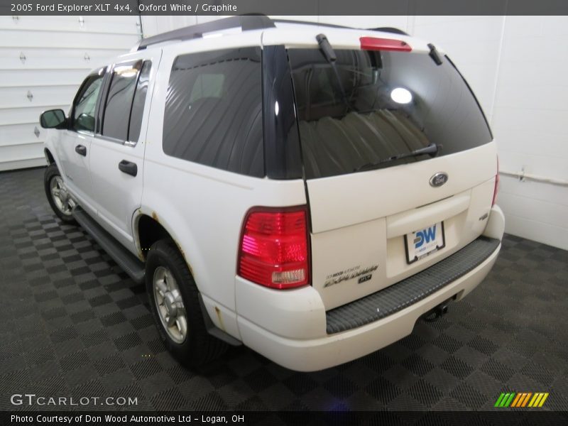 Oxford White / Graphite 2005 Ford Explorer XLT 4x4