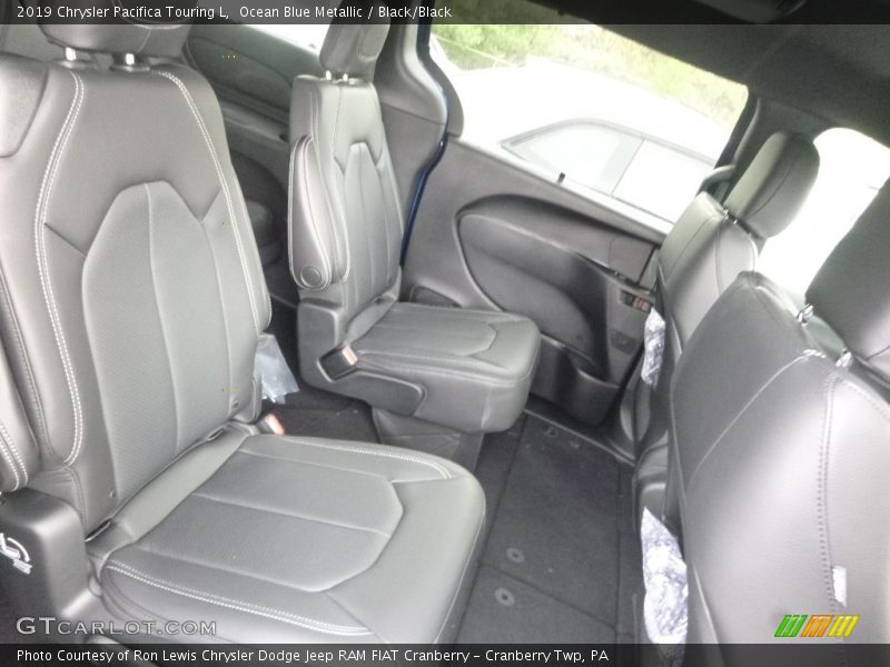 Ocean Blue Metallic / Black/Black 2019 Chrysler Pacifica Touring L