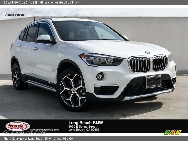 Mineral White Metallic / Black 2019 BMW X1 sDrive28i