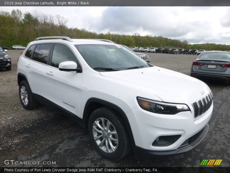 Bright White / Black 2019 Jeep Cherokee Latitude