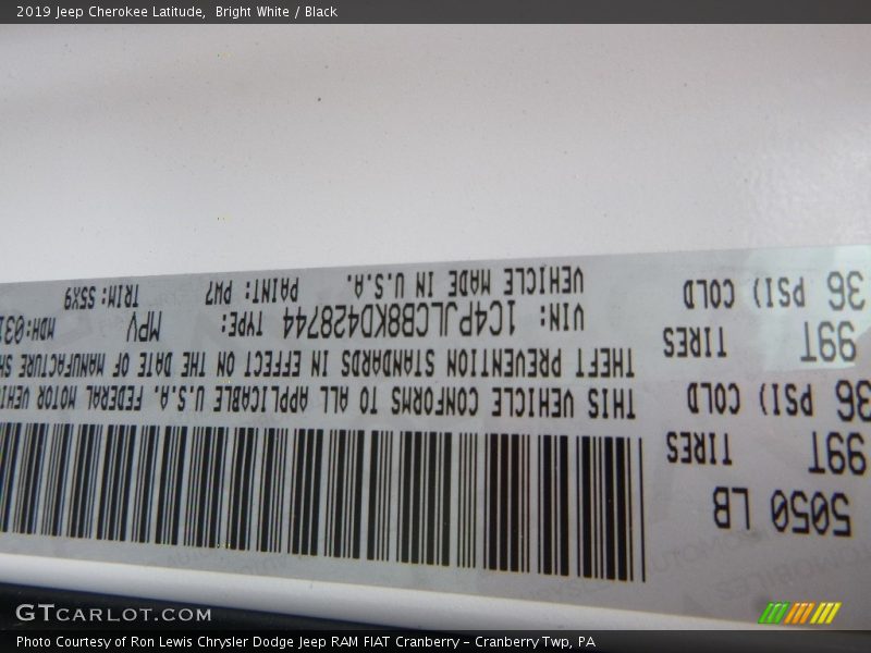 Bright White / Black 2019 Jeep Cherokee Latitude