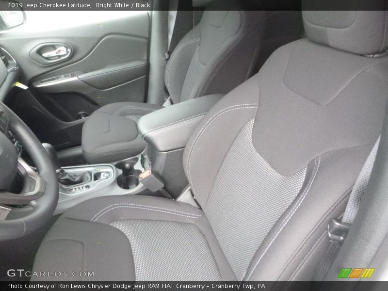 Bright White / Black 2019 Jeep Cherokee Latitude