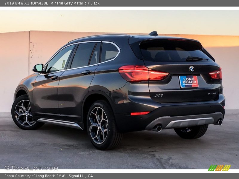 Mineral Grey Metallic / Black 2019 BMW X1 sDrive28i