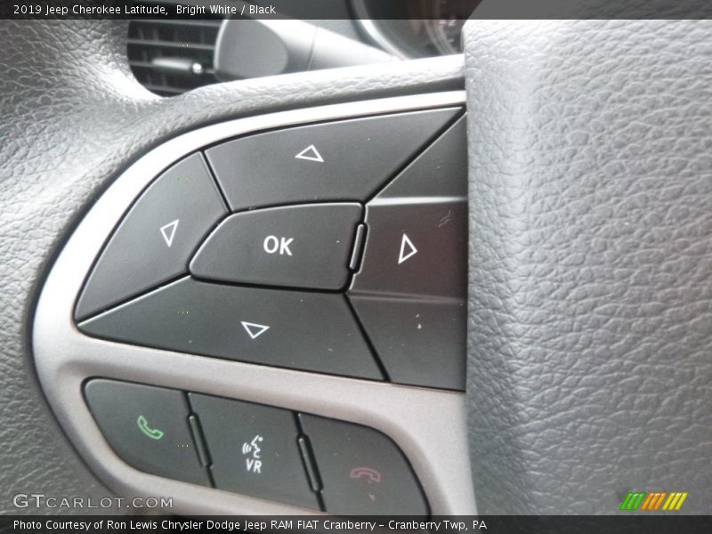 Bright White / Black 2019 Jeep Cherokee Latitude