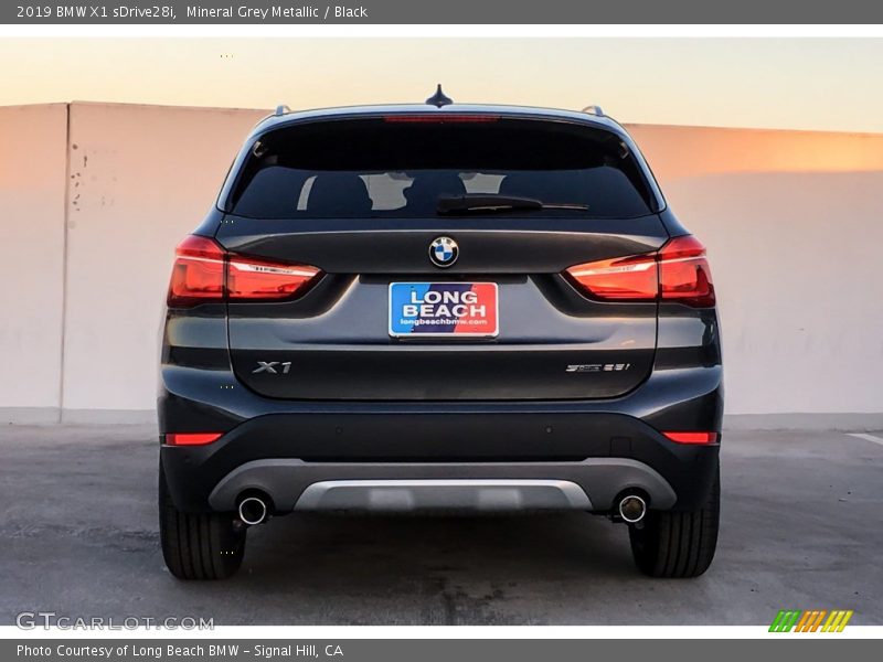 Mineral Grey Metallic / Black 2019 BMW X1 sDrive28i