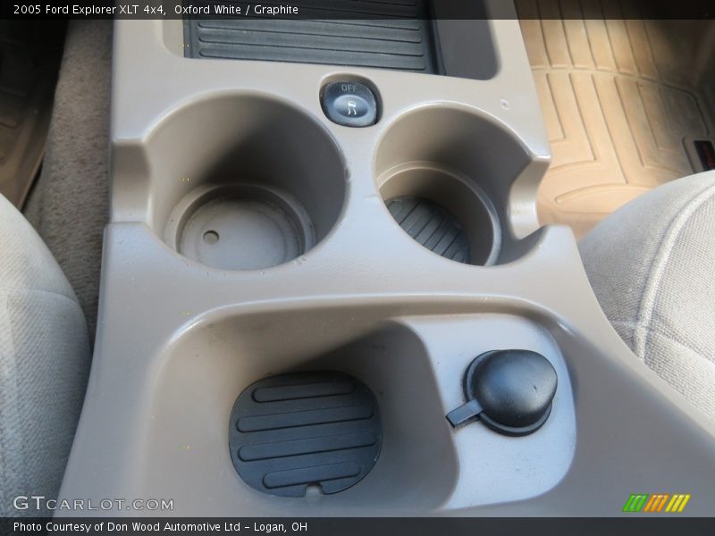 Oxford White / Graphite 2005 Ford Explorer XLT 4x4