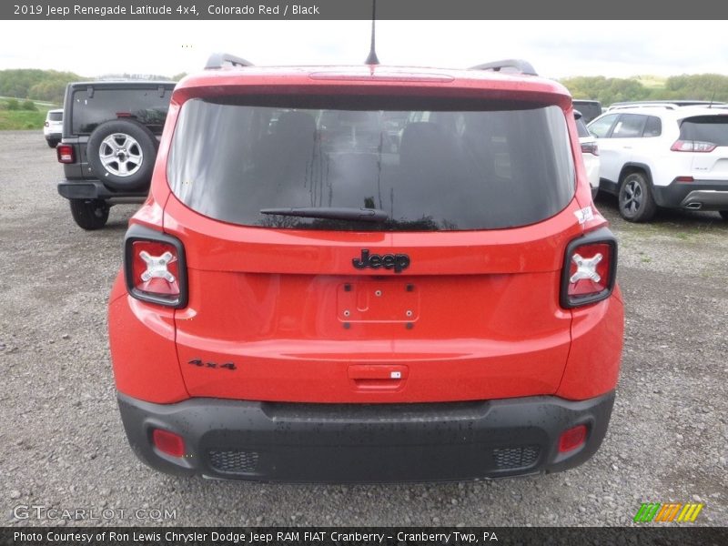 Colorado Red / Black 2019 Jeep Renegade Latitude 4x4