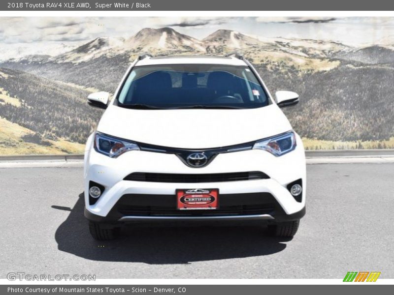 Super White / Black 2018 Toyota RAV4 XLE AWD