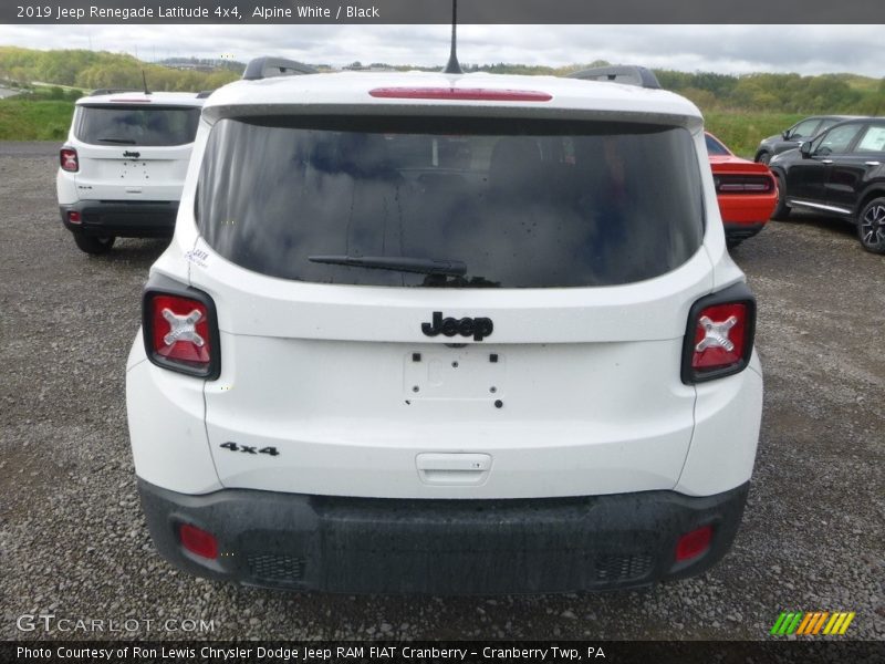 Alpine White / Black 2019 Jeep Renegade Latitude 4x4