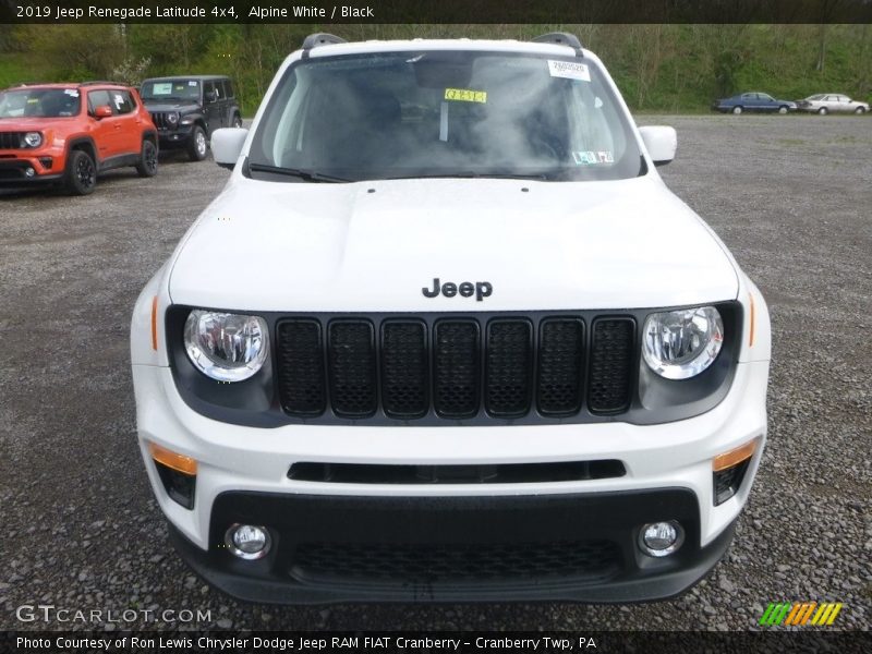 Alpine White / Black 2019 Jeep Renegade Latitude 4x4