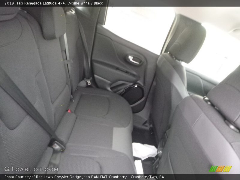 Alpine White / Black 2019 Jeep Renegade Latitude 4x4