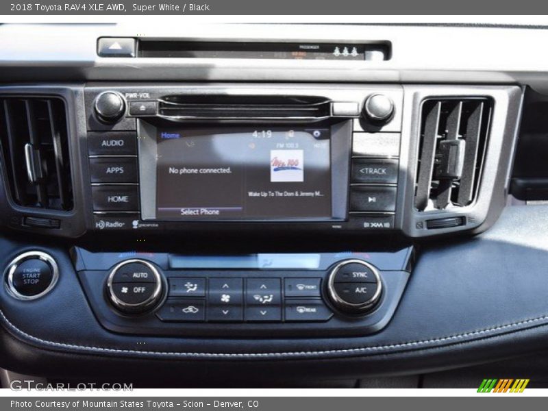 Super White / Black 2018 Toyota RAV4 XLE AWD