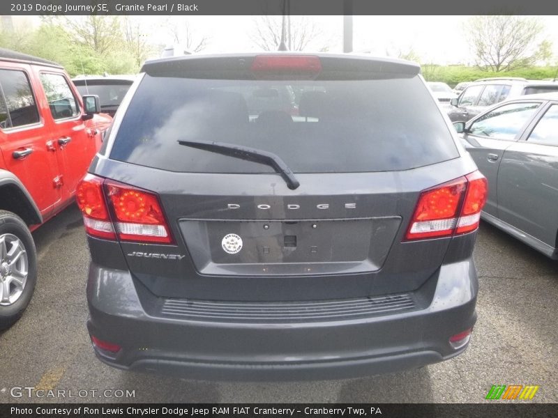 Granite Pearl / Black 2019 Dodge Journey SE