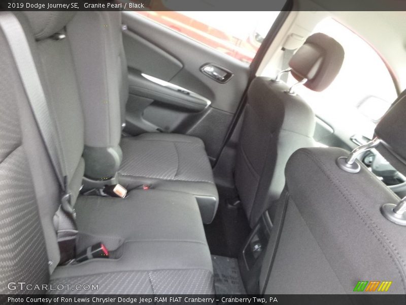 Granite Pearl / Black 2019 Dodge Journey SE
