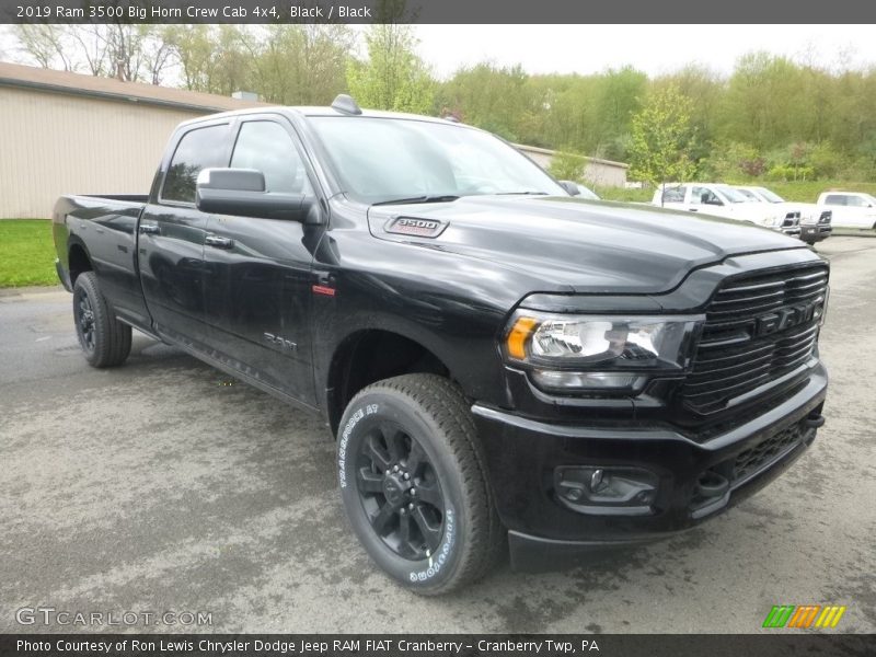 Front 3/4 View of 2019 3500 Big Horn Crew Cab 4x4