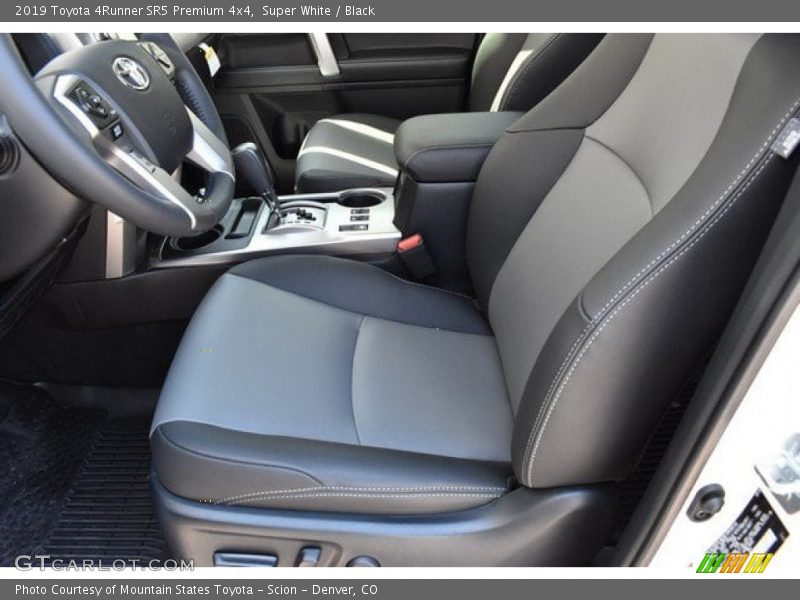 Super White / Black 2019 Toyota 4Runner SR5 Premium 4x4