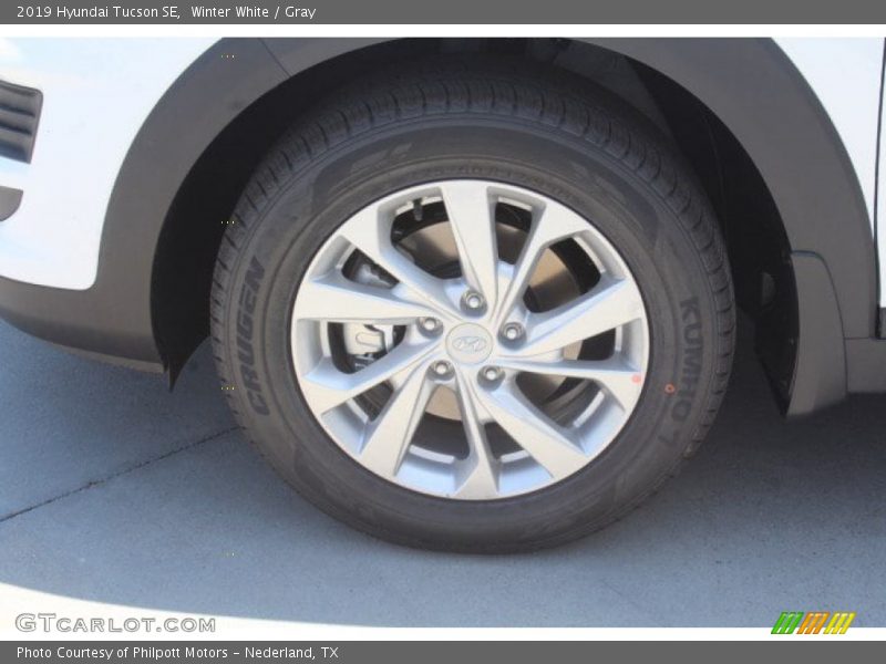Winter White / Gray 2019 Hyundai Tucson SE